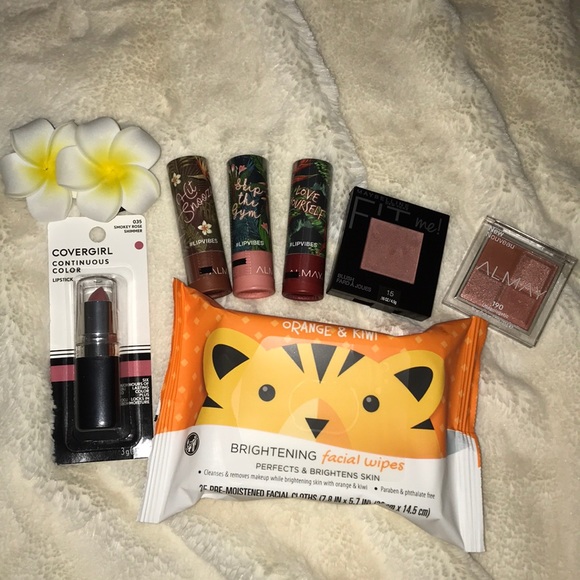 Almay Other - Makeup and Wipes Bundle💄💋
